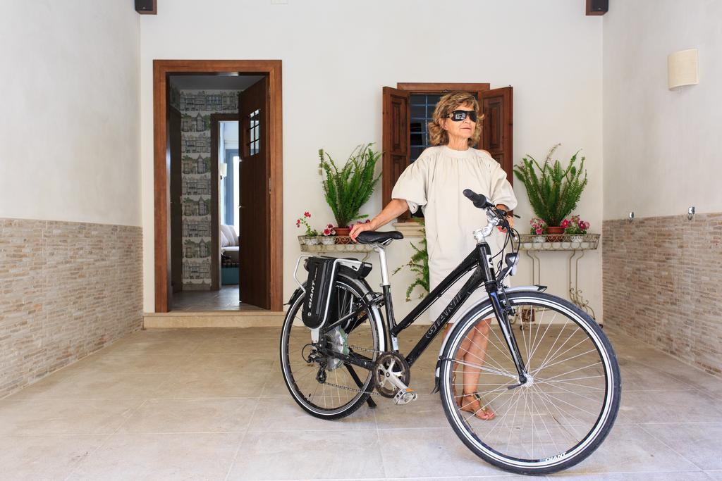 Llucmajor Suites Bagian luar foto