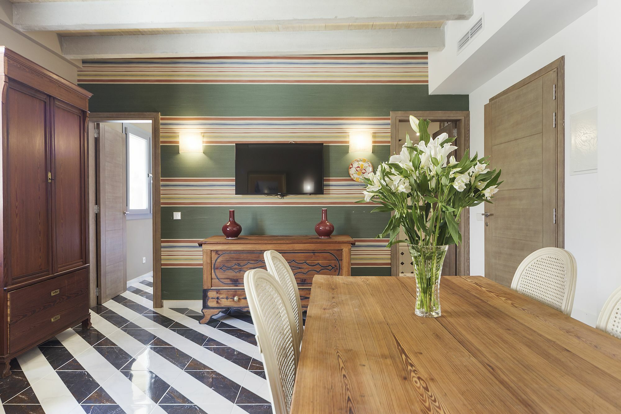Llucmajor Suites Bagian luar foto